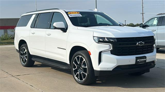 2023 Chevrolet Suburban 4WD RST