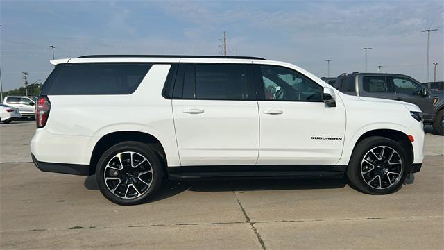 2023 Chevrolet Suburban 4WD RST