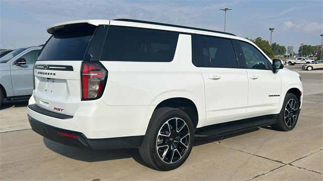 2023 Chevrolet Suburban 4WD RST