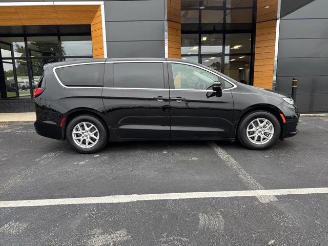 2024 Chrysler Pacifica Touring L 2024 Chrysler Pacifica Touring L