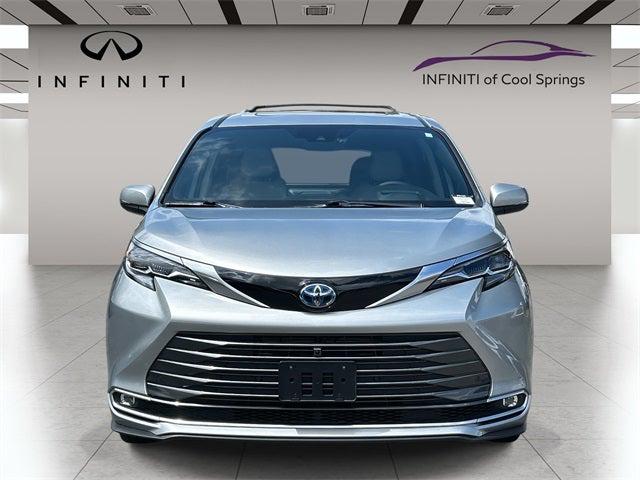 2025 Toyota Sienna Platinum