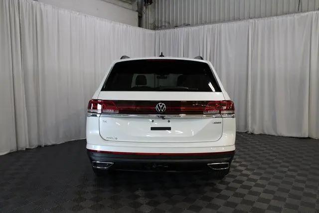 2026 Volkswagen Atlas SE with Technology