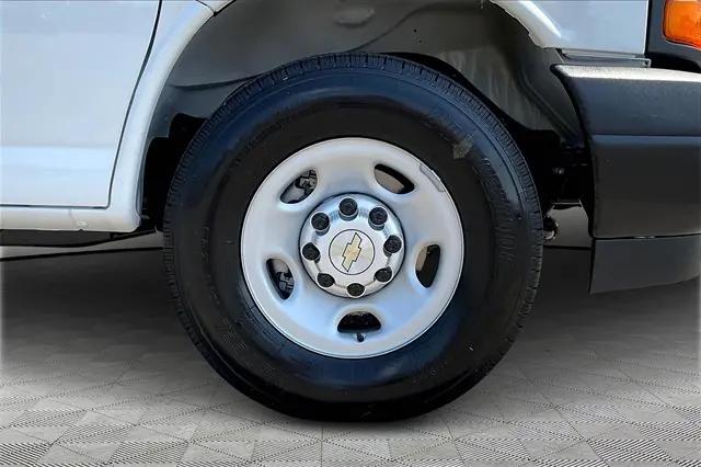 2025 Chevrolet Express Cargo Van RWD 3500 Regular Wheelbase WT