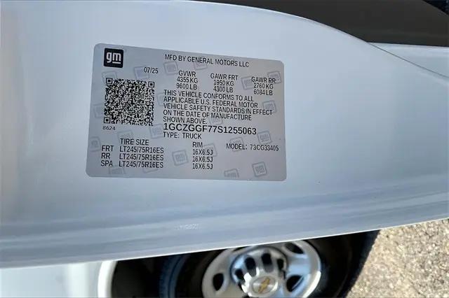2025 Chevrolet Express Cargo Van RWD 3500 Regular Wheelbase WT