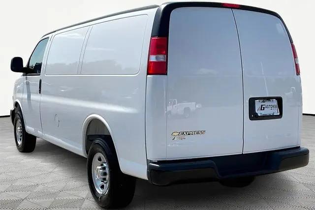 2025 Chevrolet Express Cargo Van RWD 3500 Regular Wheelbase WT