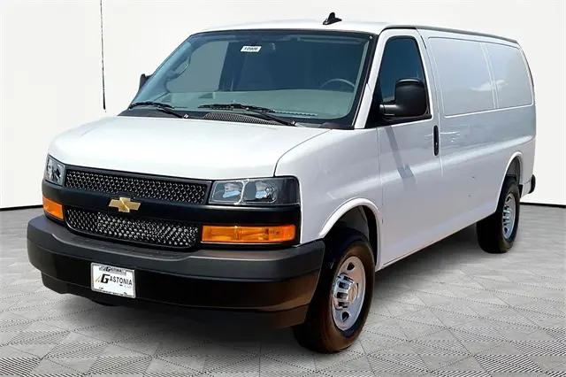 2025 Chevrolet Express Cargo Van RWD 3500 Regular Wheelbase WT