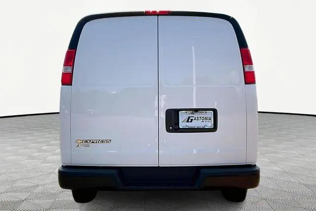 2025 Chevrolet Express Cargo Van RWD 3500 Regular Wheelbase WT