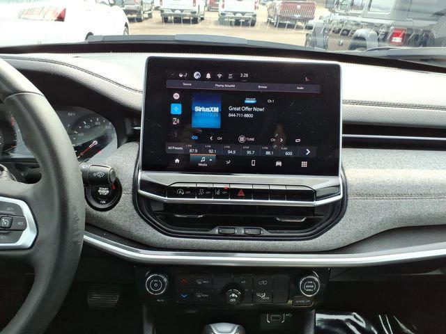2024 Jeep Compass Latitude Lux FWD