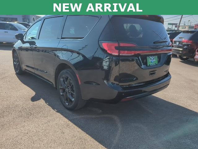 2021 Chrysler Pacifica Limited AWD