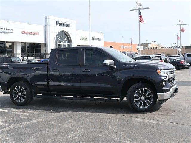 2022 Chevrolet Silverado 1500 4WD Crew Cab Standard Bed LT