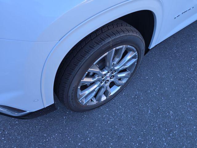 2026 GMC Acadia Denali AWD