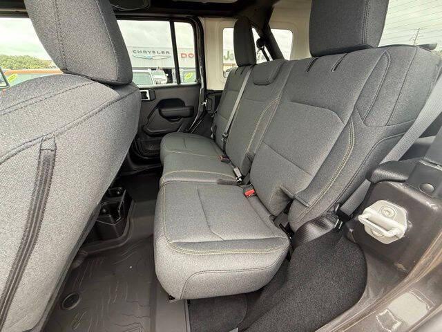 2025 Jeep Wrangler 4-Door Summit 4x4