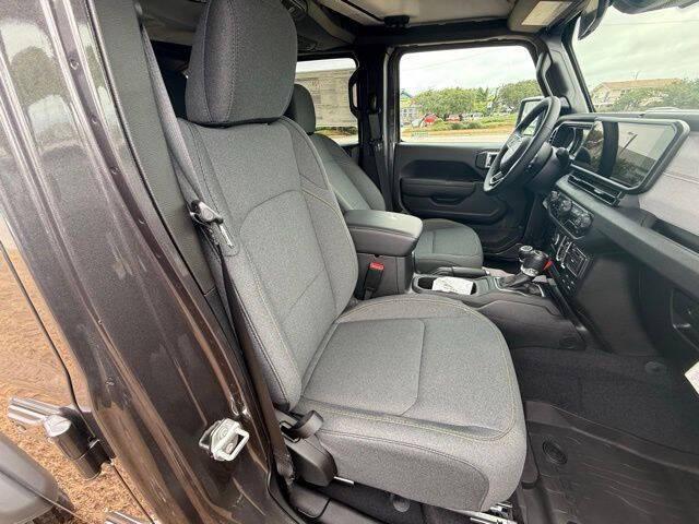 2025 Jeep Wrangler 4-Door Summit 4x4