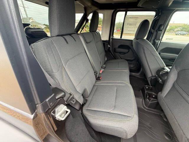 2025 Jeep Wrangler 4-Door Summit 4x4