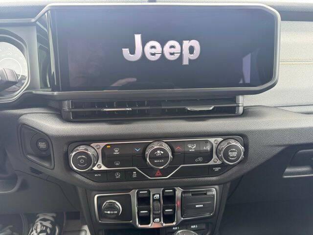 2025 Jeep Wrangler 4-Door Summit 4x4