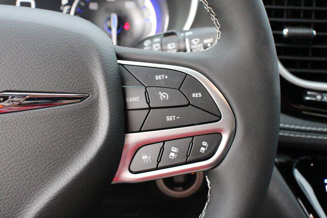 2026 Chrysler Pacifica Select AWD