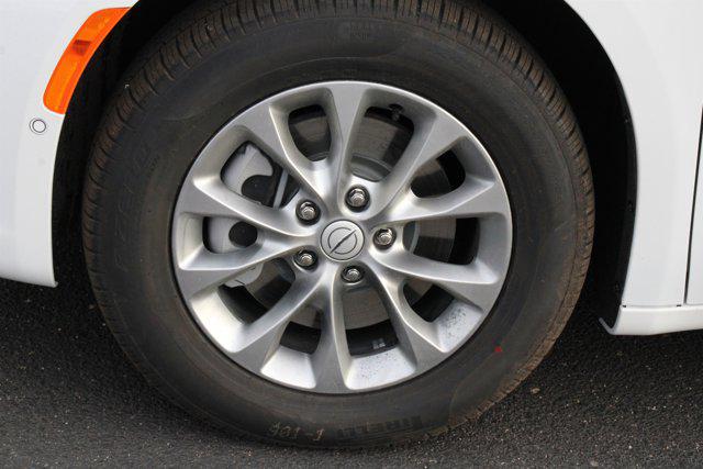 2026 Chrysler Pacifica Select AWD