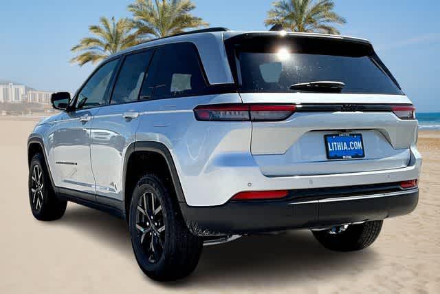 2025 Jeep Grand Cherokee Altitude 4x2