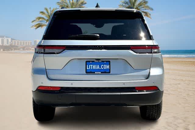 2025 Jeep Grand Cherokee Altitude 4x2