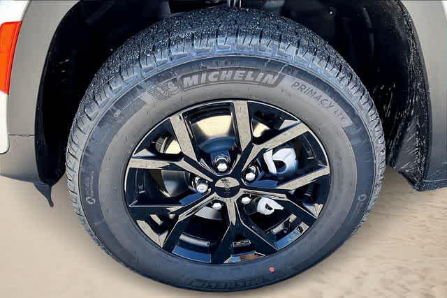 2025 Jeep Grand Cherokee Altitude 4x2