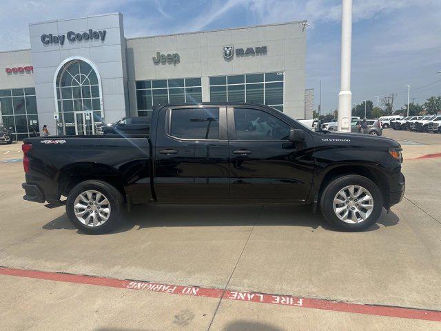 2023 Chevrolet Silverado 1500 4WD Crew Cab Short Bed Custom