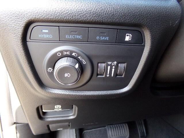 2024 Jeep Grand Cherokee Anniversary Edition