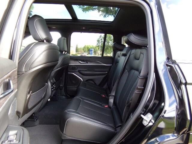 2024 Jeep Grand Cherokee Anniversary Edition