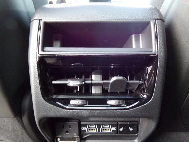 2024 Jeep Grand Cherokee Anniversary Edition