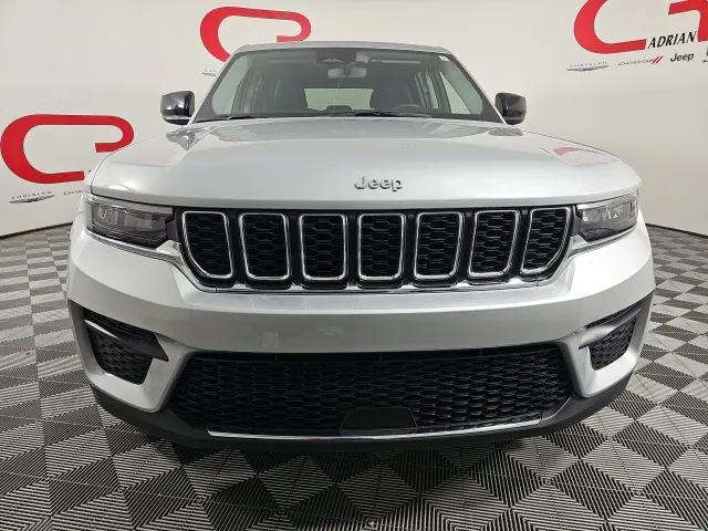 2023 Jeep Grand Cherokee Laredo 4x4 2023 Jeep Grand Cherokee Laredo 4x4
