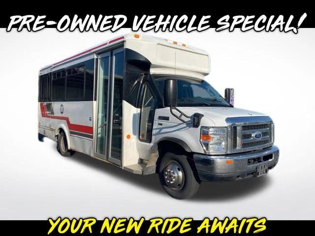 2014 Ford E-350 Cutaway Base Cutaway