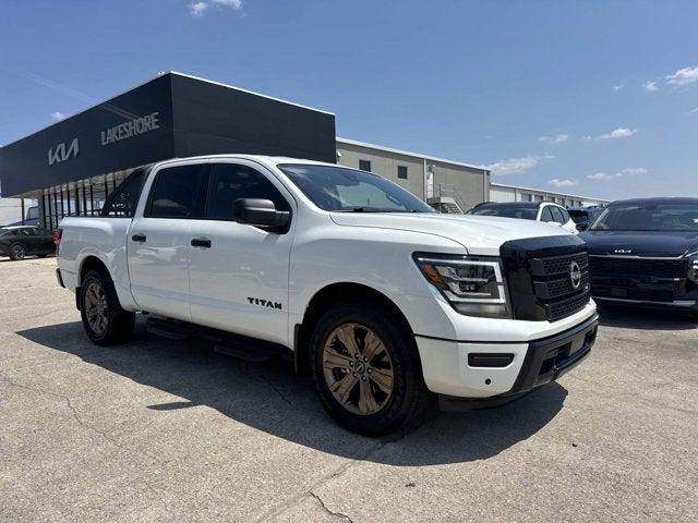 2024 Nissan TITAN Crew Cab SV 4x2