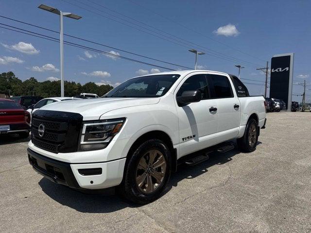 2024 Nissan TITAN Crew Cab SV 4x2