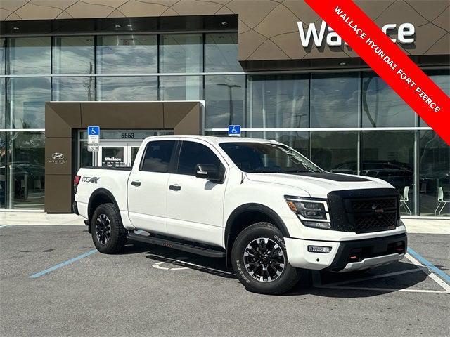 2021 Nissan TITAN Crew Cab PRO-4X 4x4 2021 Nissan TITAN Crew Cab PRO-4X 4x4