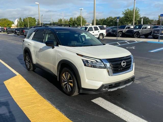 2024 Nissan Pathfinder SL FWD