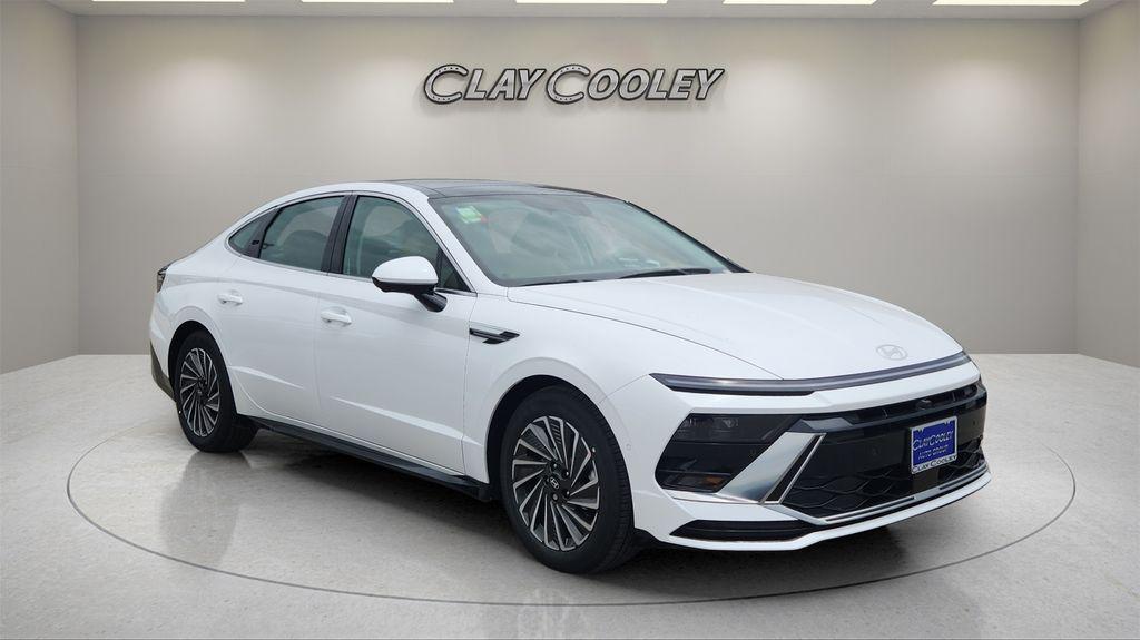 2025 Hyundai Sonata Limited's photo