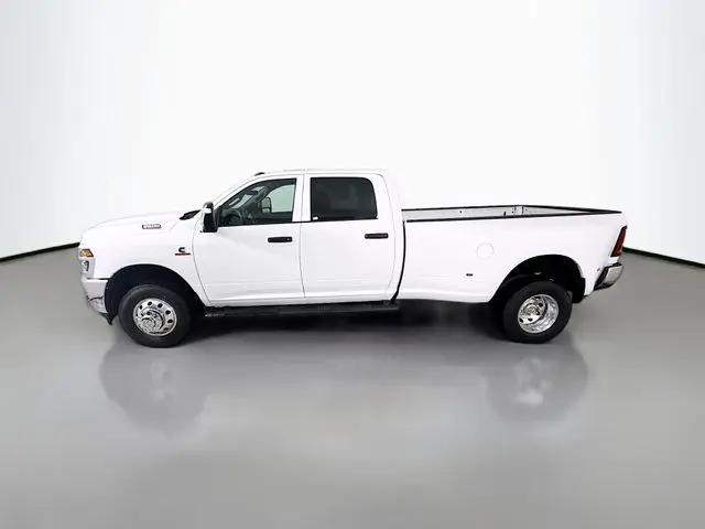 2026 Ram 3500 Tradesman Crew Cab 4x4 8' Box