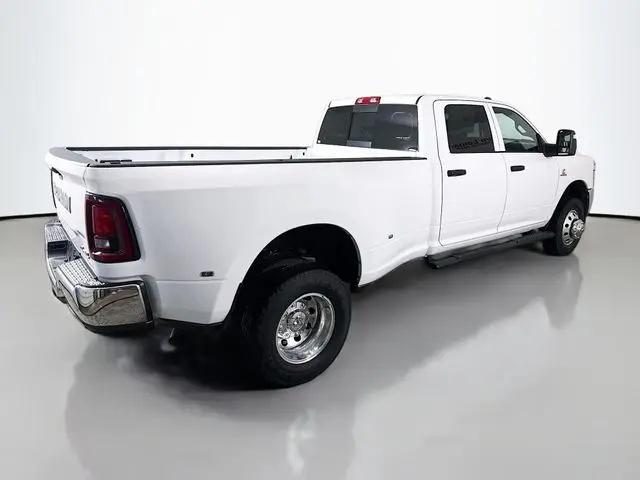 2026 Ram 3500 Tradesman Crew Cab 4x4 8' Box