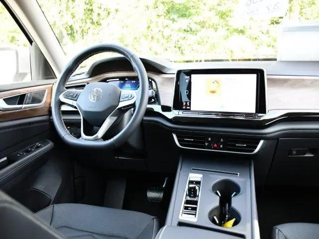 2026 Volkswagen Atlas SE