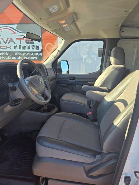 2017 Nissan 2500 S V6
