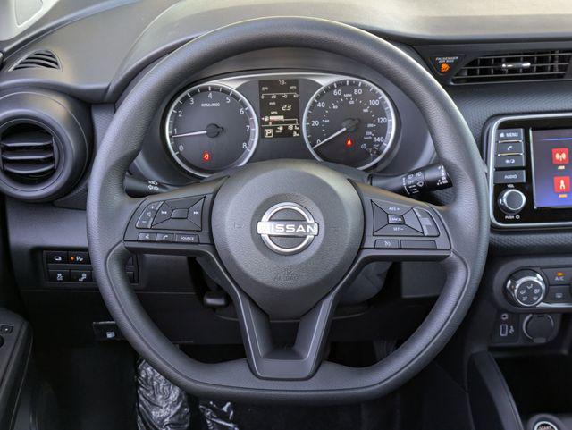 2025 Nissan Kicks S