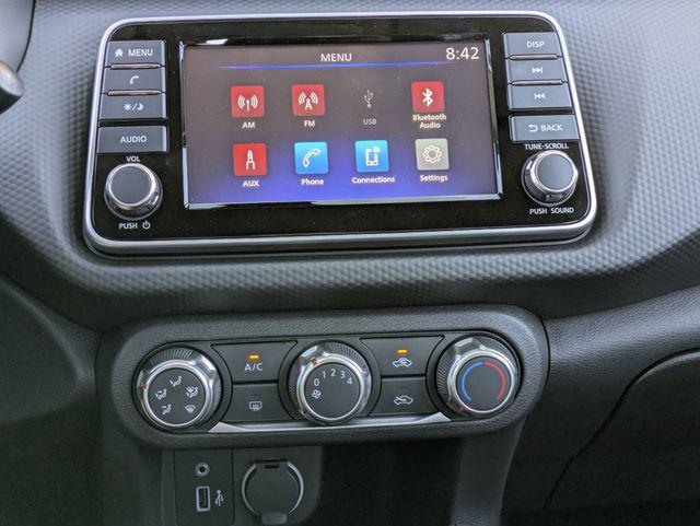 2025 Nissan Kicks S