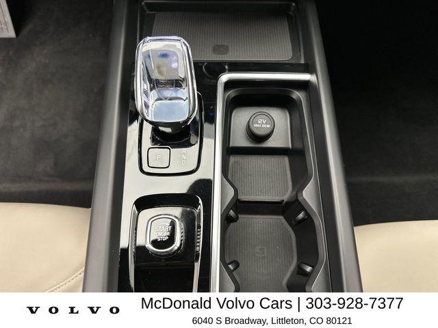 2026 Volvo XC60 B5 Plus