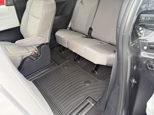2025 Toyota Sienna LE
