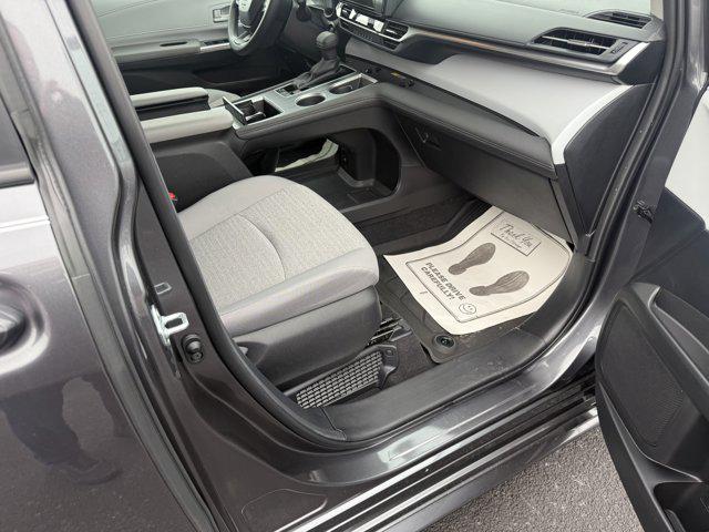 2025 Toyota Sienna LE