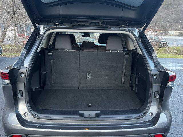 2024 Toyota Highlander LE