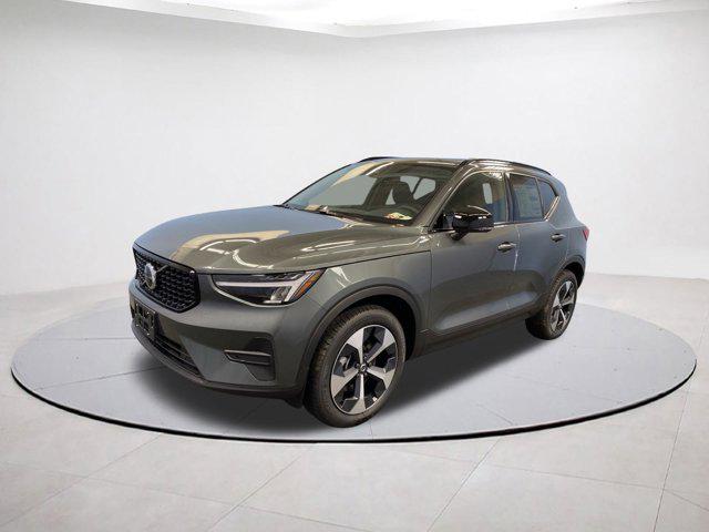 2026 Volvo XC40 B5 Core