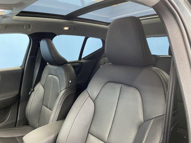 2026 Volvo XC40 B5 Core