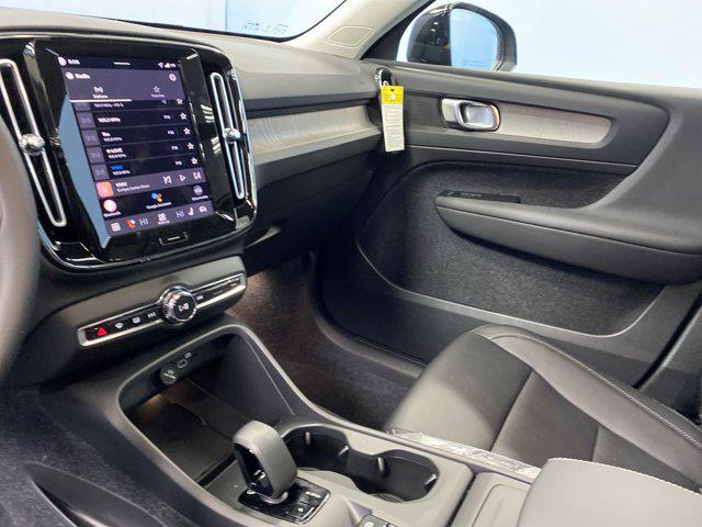 2026 Volvo XC40 B5 Core