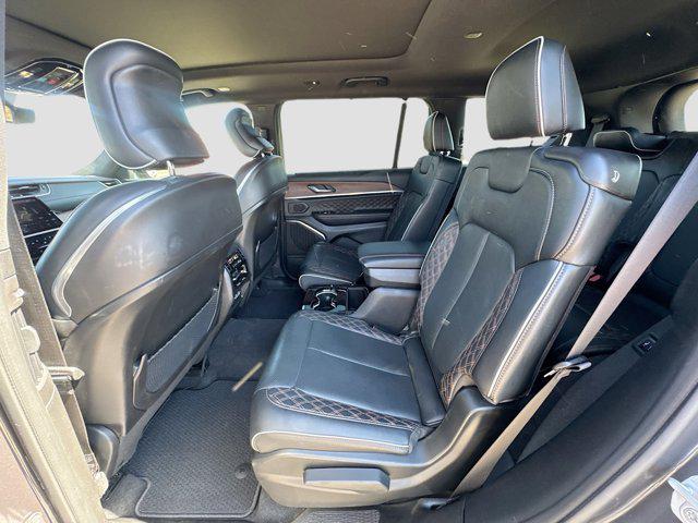 2022 Jeep Grand Cherokee L Summit 4x4