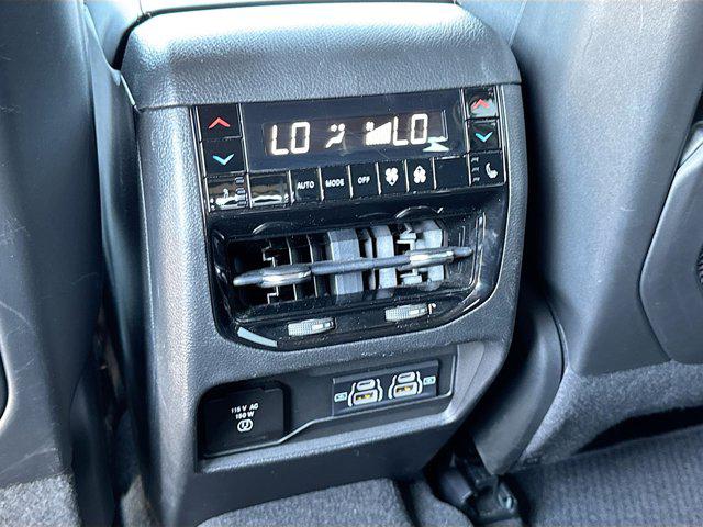 2022 Jeep Grand Cherokee L Summit 4x4